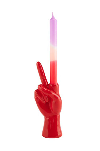 Roter Kerzenhalter in Form einer Hand, die mit einer Kerze das Peace-Zeichen zeigt.