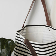 Lade das Bild in den Galerie-Viewer, House Doctor Tasche &quot;Stripes&quot;
