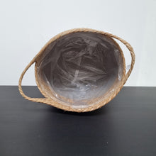 Lade das Bild in den Galerie-Viewer, Flechtkorb &quot;Valencia&quot; aus Seegras XL natur/grau, 35 cm

