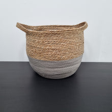 Lade das Bild in den Galerie-Viewer, Flechtkorb &quot;Valencia&quot; aus Seegras XL natur/grau, 35 cm
