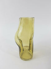 Lade das Bild in den Galerie-Viewer, Body-Vase &quot;Bum&quot;, 12 cm
